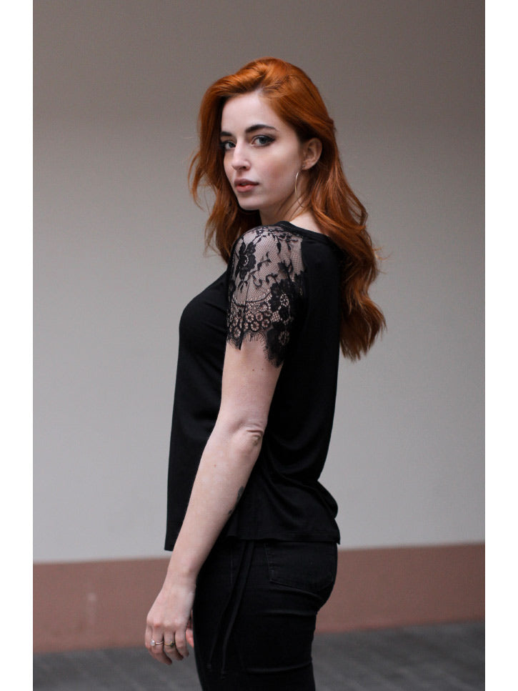 #LITTLELACE - Damen T-Shirt mit Spitzenärmel