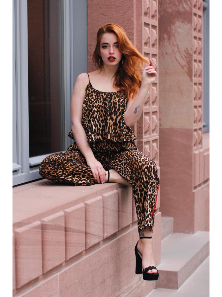 Damen Top mit All-Over Leopardenmuster