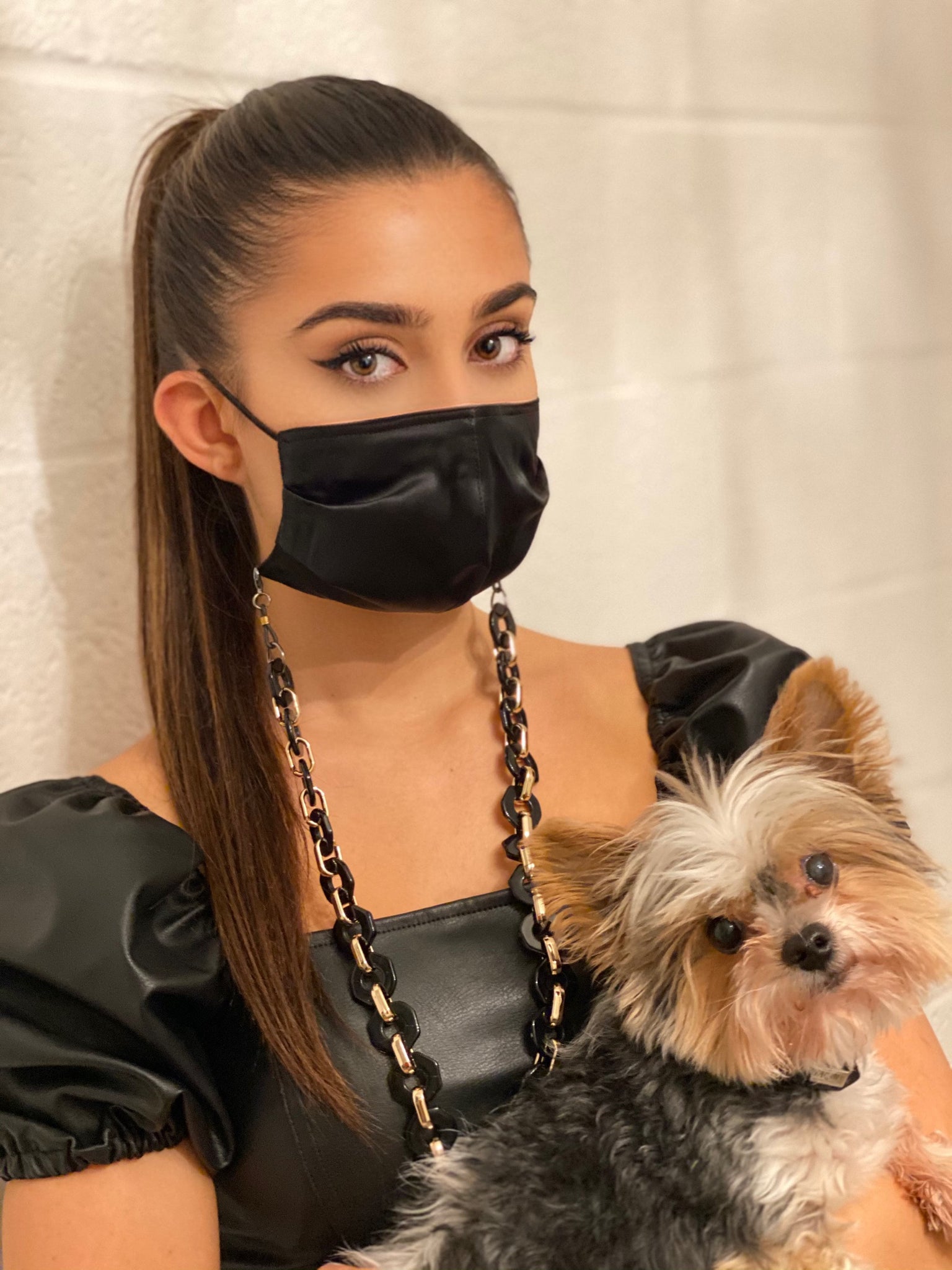 Luxury Mundmaske aus Seide, atmungsaktiv mit Kette - Chili Bang Bang