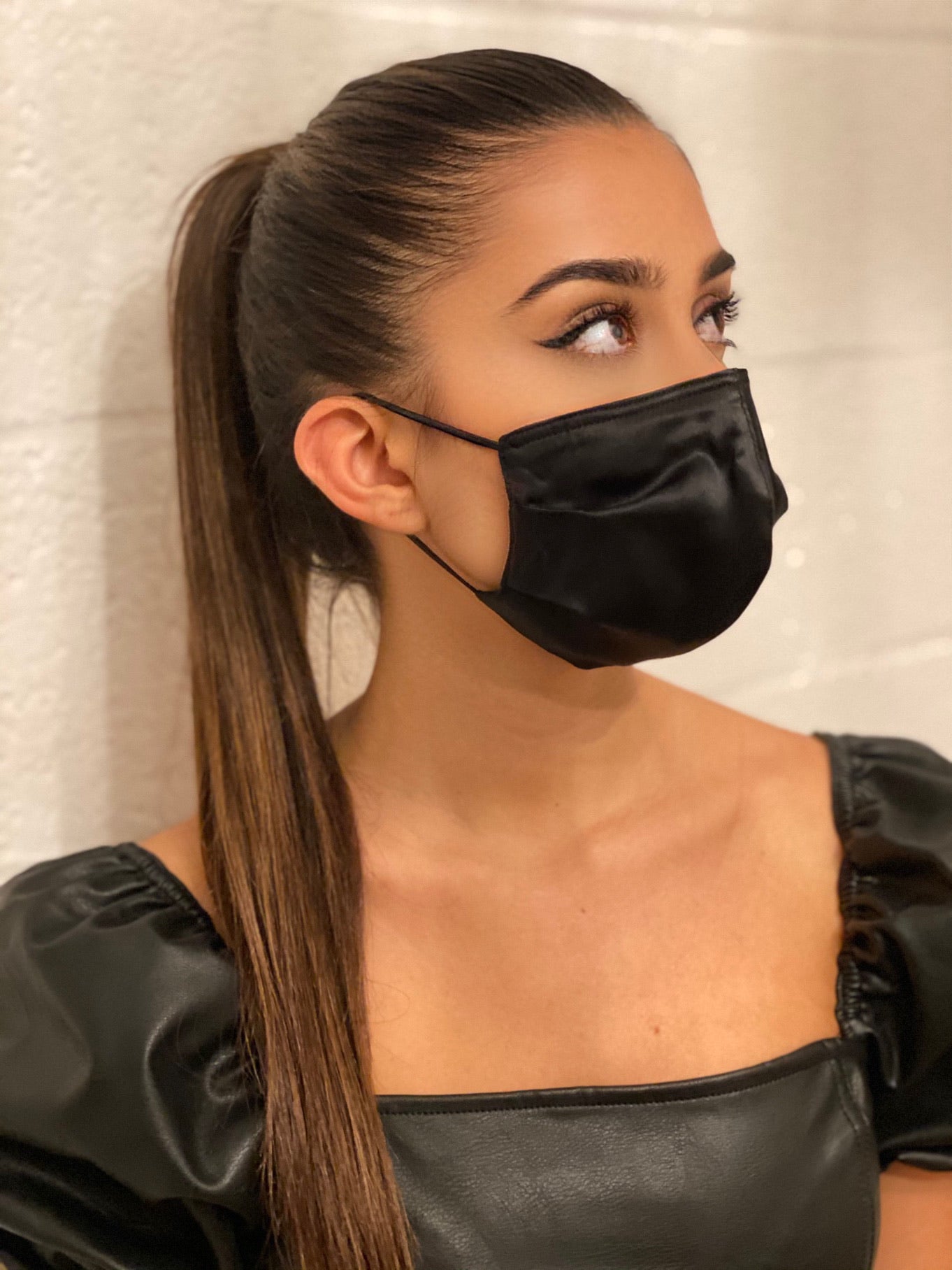 Luxury Mundmaske aus Seide, atmungsaktiv mit Kette - Chili Bang Bang