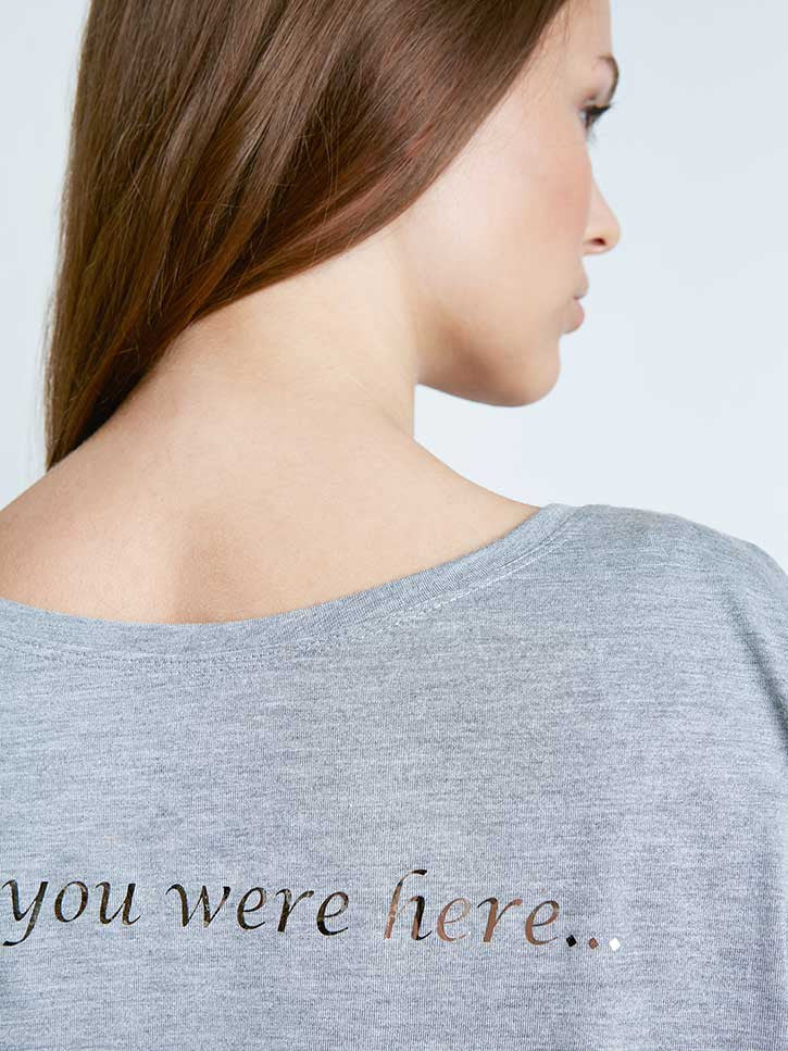 #heartfullofsequins  - Kastenshirt mit Herz aus Pailletten, grau